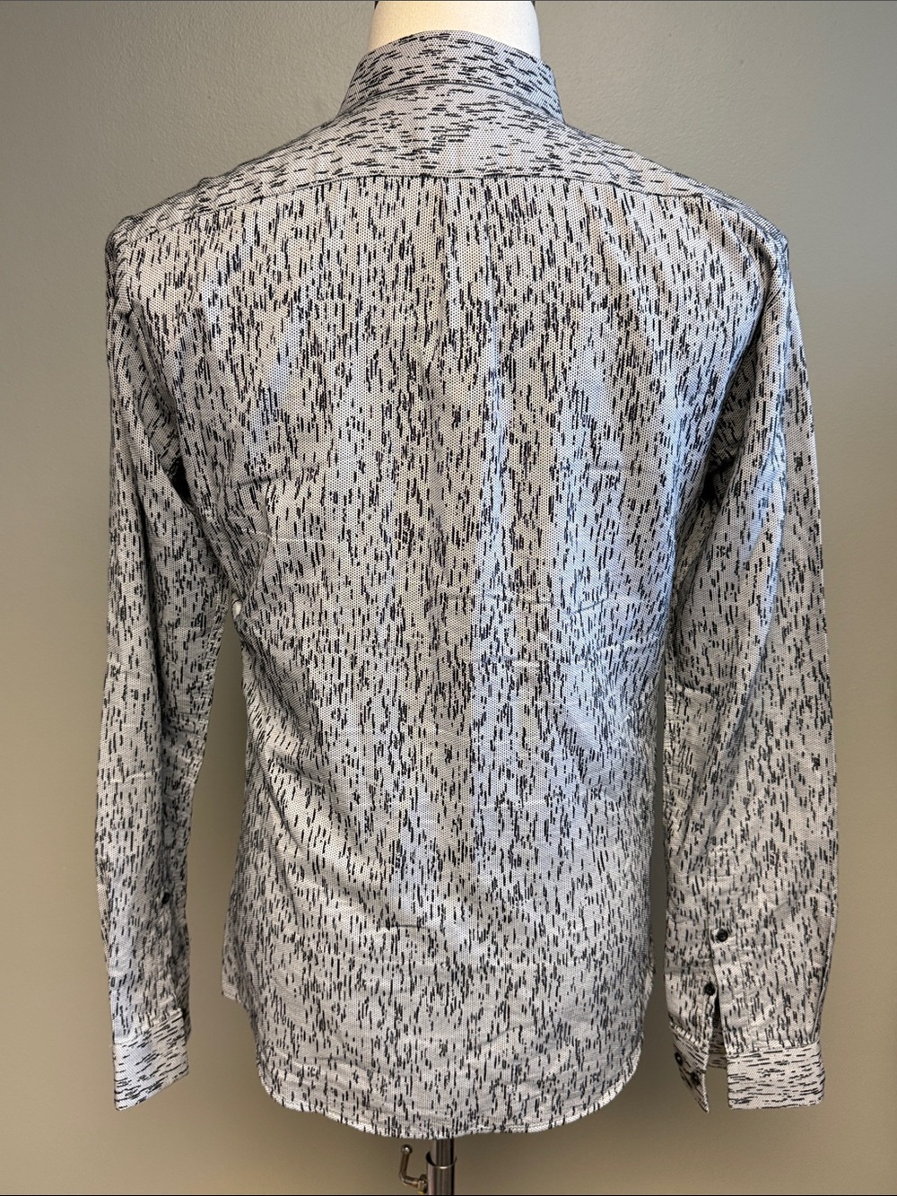 Hugo Boss Slim Fit Shirt Men’s Small Gray Pattern Button Front - Picture 4 of 7